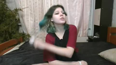 Crystal and Marcl online show from 16, 1, 2025