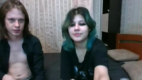 Crystal and Marcl online show from 22, 1, 2025