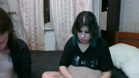 Crystal and Marcl online show from 22, 1, 2025