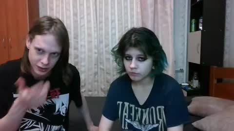 Crystal and Marcl online show from 6, 2, 2025