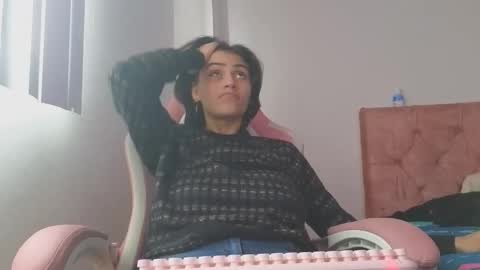 Crystal Blaze online show from 17, 10, 2025