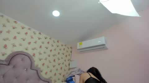 Milf Latina online show from 13, 7, 2026