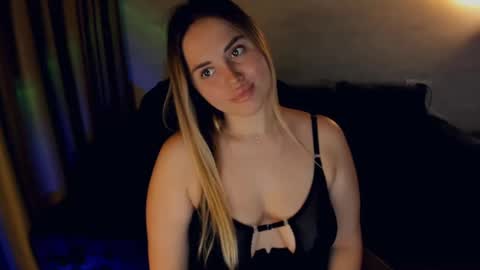 crystalemily online show from 17, 2, 2025