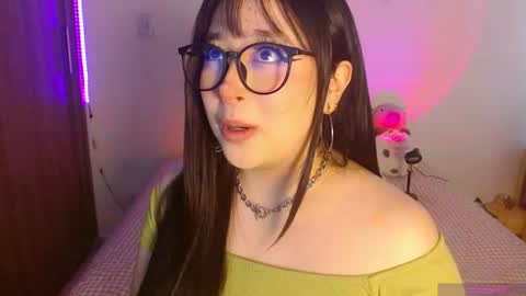 Snapshot of crystalitesq chatting on 18, 7, 2026 Olivia online show from 18, 7, 2026