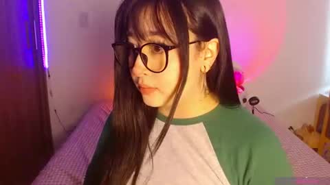 Snapshot of crystalitesq chatting on 5, 8, 2026 Olivia online show from 5, 8, 2026