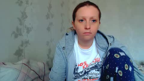 Snapshot of crystallangel chatting on 18, 4, 2026 CrystallAngel online show from 18, 4, 2026