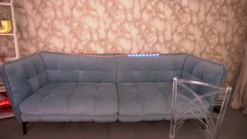 crystallpaws_ online show from 4, 4, 2026