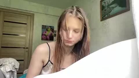 Snapshot of crystalstipp chatting on 7, 7, 2026 crystalstipp online show from 7, 7, 2026