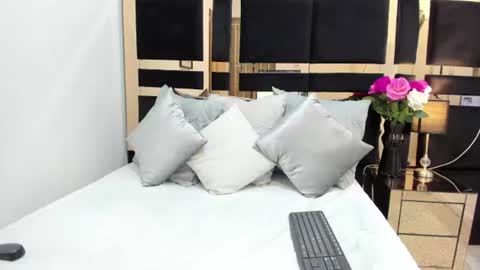 Snapshot of crystalstonee1 chatting on 12, 7, 2026 Crystal online show from 12, 7, 2026