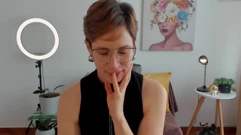 Snapshot of cuddlingbunnny chatting on 28, 2, 2025 Leonela online show from 28, 2, 2025