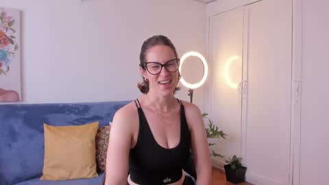 Leonela online show from 19, 3, 2026