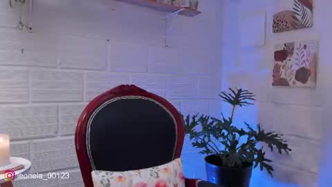 Snapshot of cuddlingbunnny chatting on 12, 7, 2026 Leonela online show from 12, 7, 2026