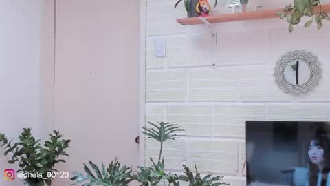 Snapshot of cuddlingbunnny chatting on 28, 7, 2026 Leonela online show from 28, 7, 2026