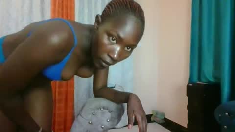 Snapshot of cum_bhaddie chatting on 8, 9, 2025 Cammy online show from 8, 9, 2025