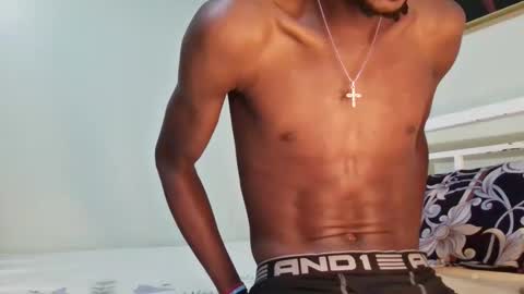Snapshot of cumdaddzy_ebony chatting on 17, 4, 2026 zdaddy online show from 17, 4, 2026