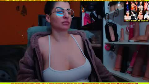 cuminmenowbby online show from 10, 1, 2025