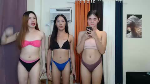 Snapshot of cummer_girls chatting on 28, 9, 2025 via medusa danna lerie scarlet online show from 28, 9, 2025