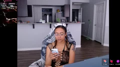 Snapshot of cumplzqueen chatting on 12, 6, 2026 Nia Reese online show from 12, 6, 2026