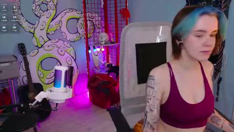 Snapshot of cumpotikeve chatting on 20, 4, 2026 CUMpotikEve online show from 20, 4, 2026