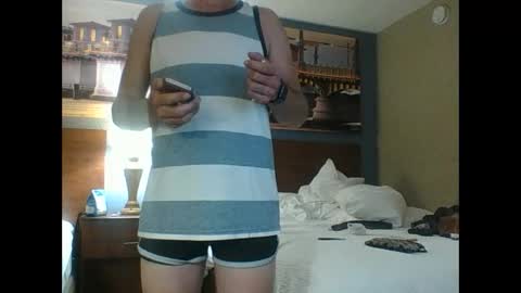 Snapshot of cumslutboi27 chatting on 10, 2, 2025 cumslutboi27 online show from 10, 2, 2025