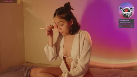 Snapshot of curious_kitten_ chatting on 10, 9, 2025 Sara online show from 10, 9, 2025