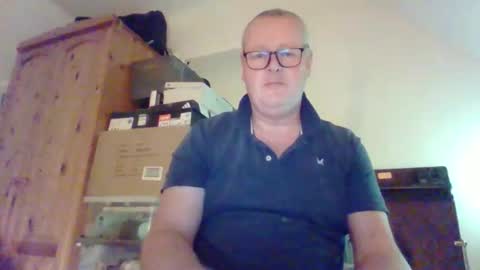 curiousax77 online show from 26, 11, 2025