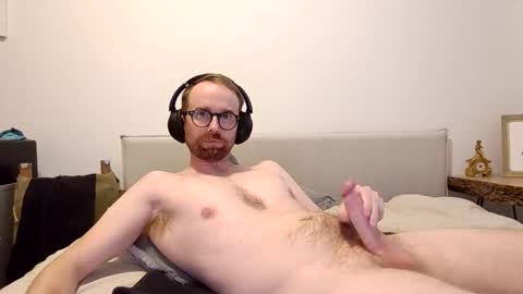 curiousbee73 online show from 15, 11, 2025