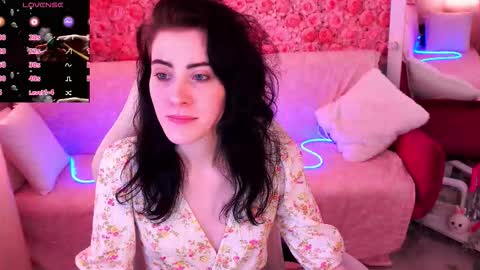 curleyblueeyes online show from 25, 3, 2026