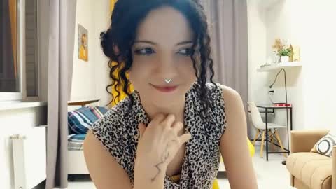 Snapshot of curlixiee chatting on 11, 5, 2026 Kira online show from 11, 5, 2026