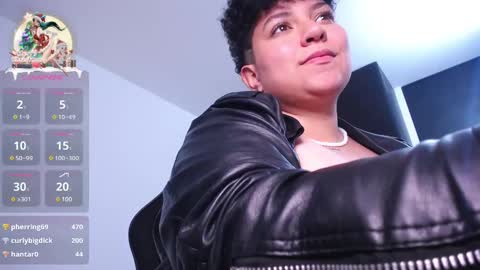 Snapshot of curly_cam_queen chatting on 22, 12, 2024 Bruna online show from 22, 12, 2024
