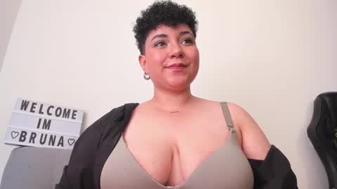 Snapshot of curly_cam_queen chatting on 6, 2, 2025 Bruna online show from 6, 2, 2025