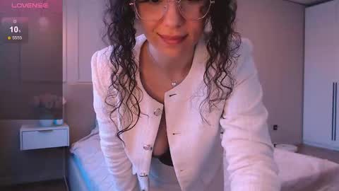 Snapshot of curly_jade_ chatting on 16, 5, 2026 curly_jade_ online show from 16, 5, 2026