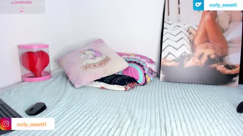 Curly  -  OF- CURLY SWEETT online show from 12, 12, 2024