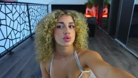 Snapshot of curlyanto chatting on 8, 6, 2026 Antonia online show from 8, 6, 2026