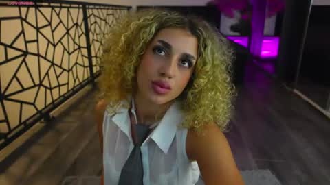 Snapshot of curlyanto chatting on 8, 7, 2026 Antonia online show from 8, 7, 2026
