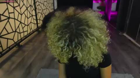 Snapshot of curlyanto chatting on 27, 7, 2026 Antonia online show from 27, 7, 2026