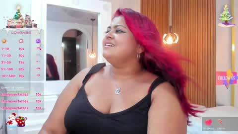 Snapshot of curvy_beauty_ chatting on 11, 12, 2024 Hanna online show from 11, 12, 2024