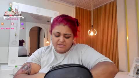 Snapshot of curvy_beauty_ chatting on 15, 12, 2024 Hanna online show from 15, 12, 2024