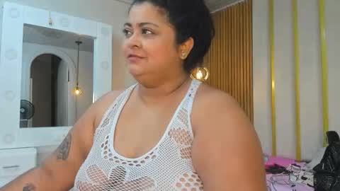 Snapshot of curvy_beauty_ chatting on 26, 10, 2025 Hanna online show from 26, 10, 2025