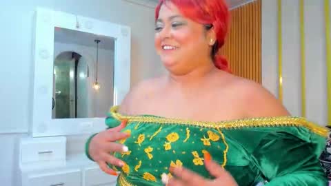 Snapshot of curvy_beauty_ chatting on 28, 10, 2025 Hanna online show from 28, 10, 2025
