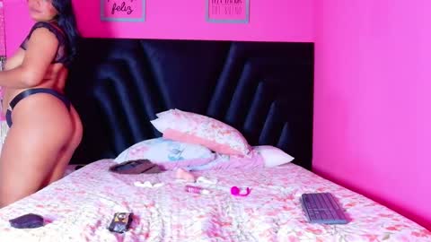 curvybrunnete online show from 10, 1, 2026