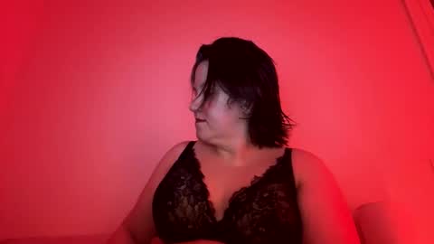 CurvyFlora online show from 6, 2, 2025