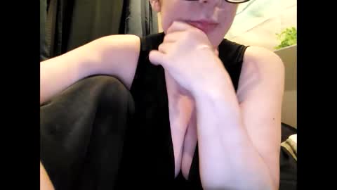 Milfmomma online show from 12, 3, 2025