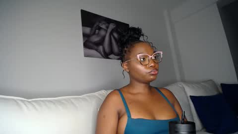 Liya online show from 4, 3, 2025