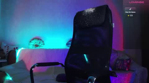 Snapshot of cute_betty chatting on 6, 10, 2025 Betty online show from 6, 10, 2025