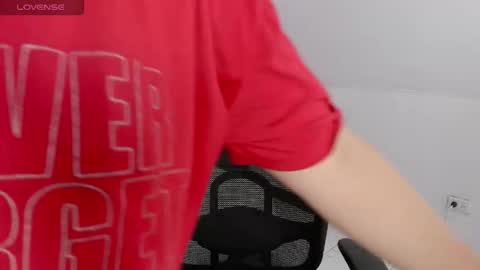 Snapshot of cute_cloe69 chatting on 28, 11, 2025 cloe chanel online show from 28, 11, 2025