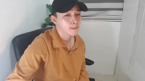 cute_enzo24 online show from 4, 12, 2024