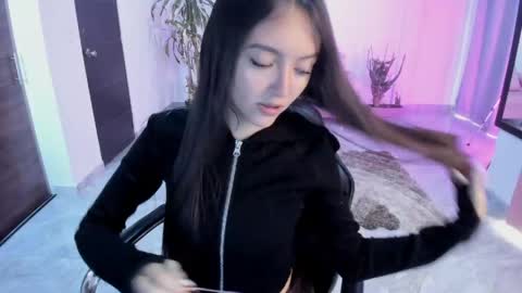 Snapshot of cute_fox_1 chatting on 29, 4, 2026 Bella Fox online show from 29, 4, 2026