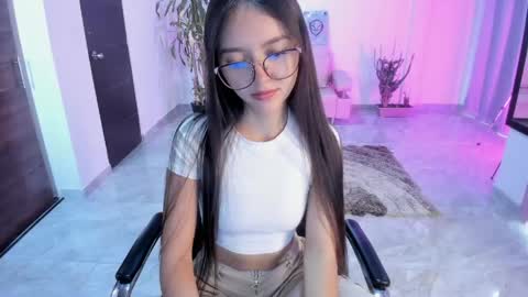 Snapshot of cute_fox_1 chatting on 9, 5, 2026 Bella Fox online show from 9, 5, 2026