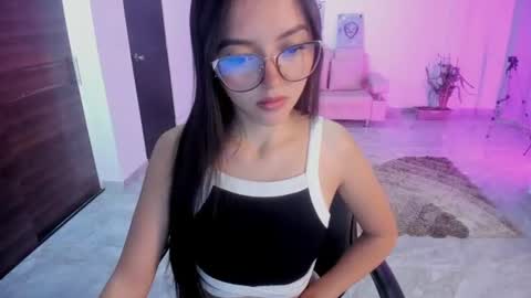 Snapshot of cute_fox_1 chatting on 22, 7, 2026 Bella Fox online show from 22, 7, 2026